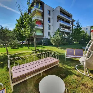  Apartment Beside Airport