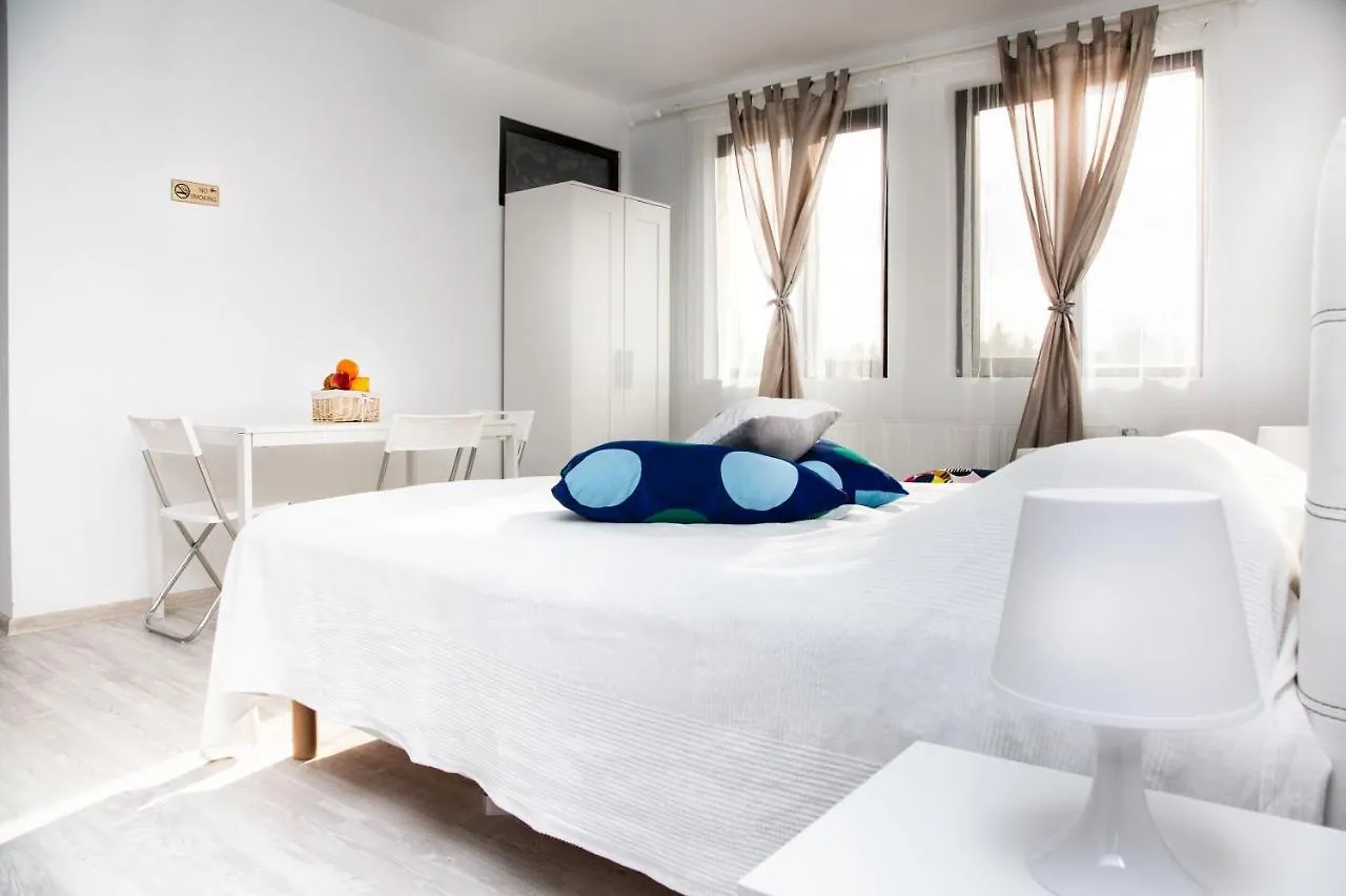 אוטופן Alex Residence דירה